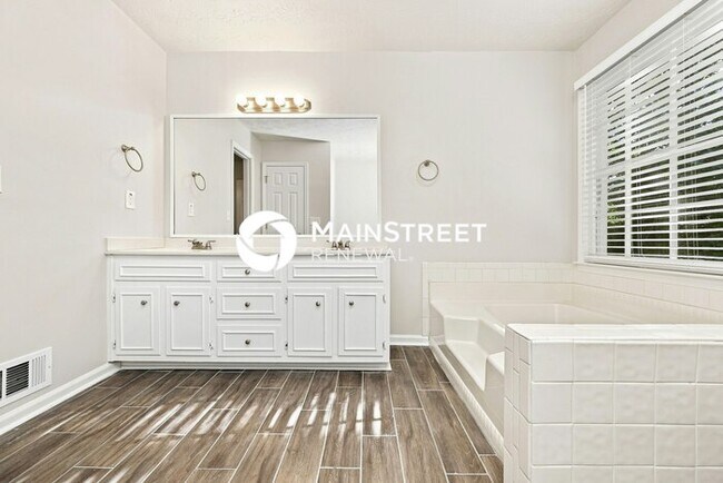 Building Photo - 3 Bedroom Pet-Friendly Home in Conyers, GA with Main Street Renewal