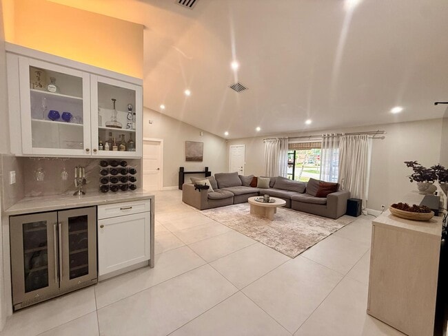 Building Photo - 14191 Snowberry Dr