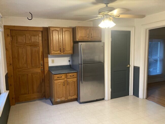 Building Photo - 1503 N Jefferson St