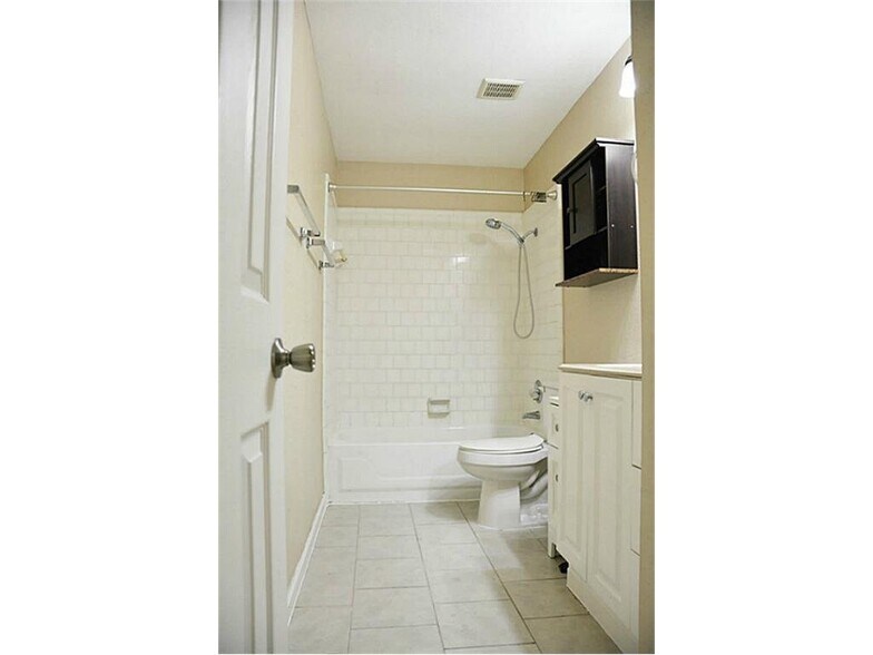 Building Photo - 8007 Vista Del Sol Dr