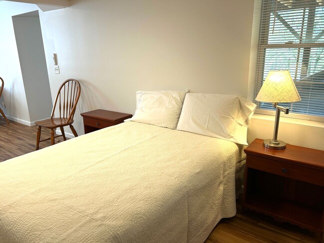 Building Photo - West AVL - Furnished Basement Efficiency