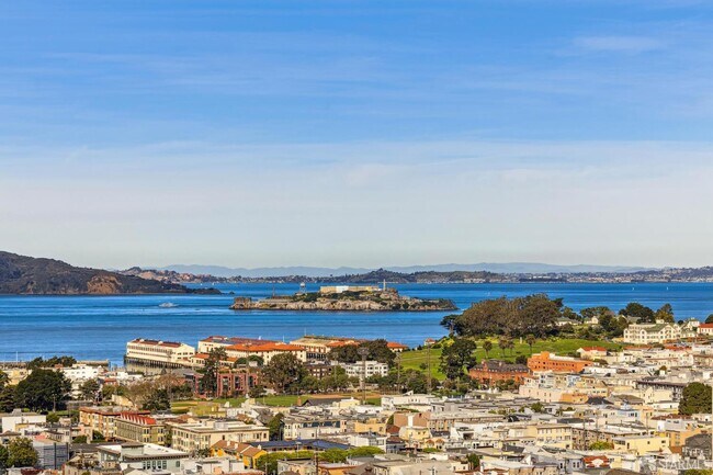 Building Photo - 2336 Broadway