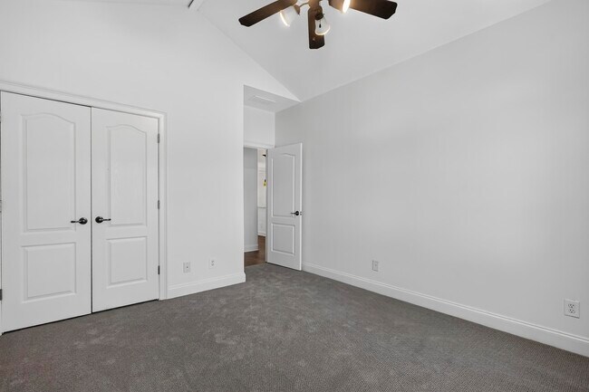 Building Photo - 1081 Carriage Ridge Dr