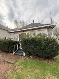 Building Photo - 1461 E Grand Ave