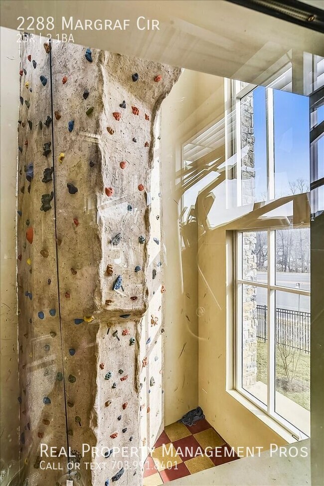 Building Photo - 2288 Margraf Cir