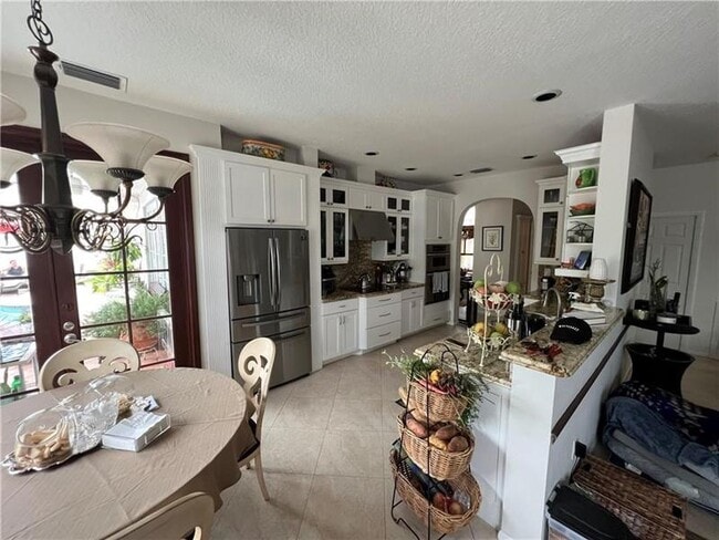 Building Photo - 9588 Lake Serena Dr