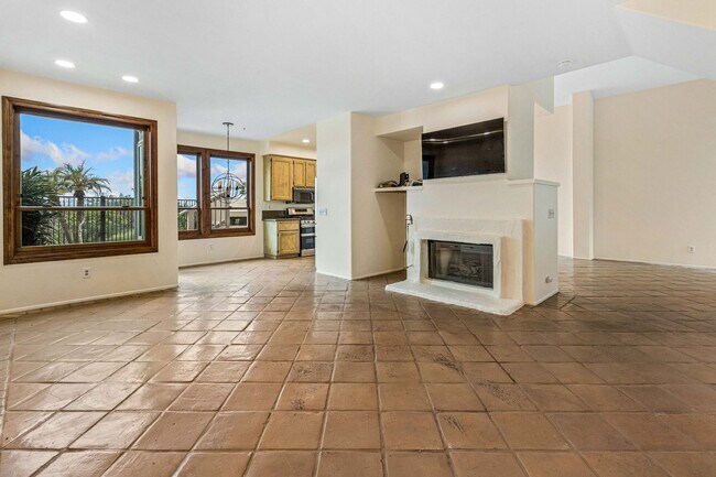 Building Photo - Stunning Home for Rent in Tierra Mesa, Sorrento Valley