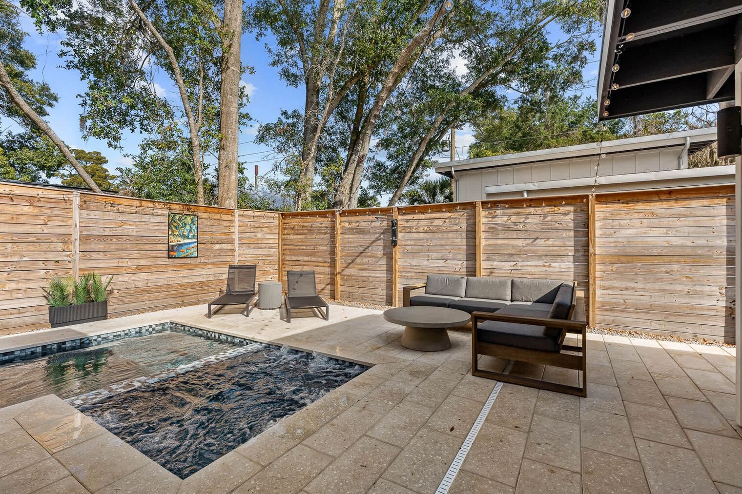 Building Photo - 21 Pearl St