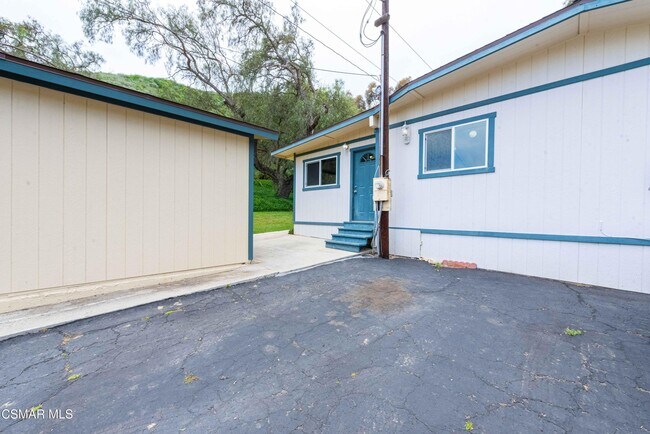 Building Photo - 641 W La Loma Ave