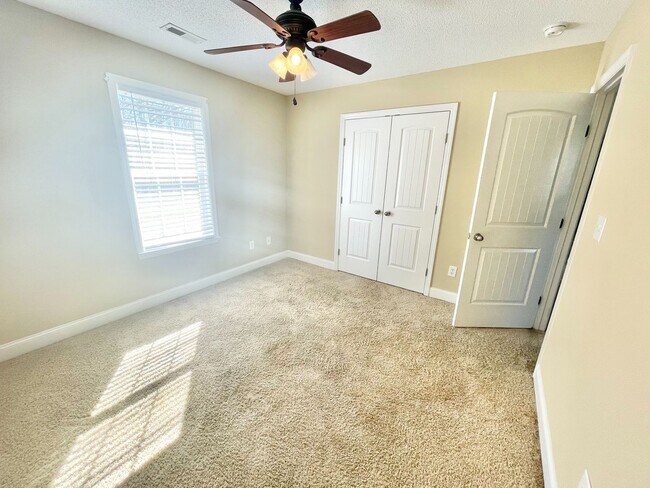 Building Photo - 3 Bedroom 2 Bath in Ardmore City!