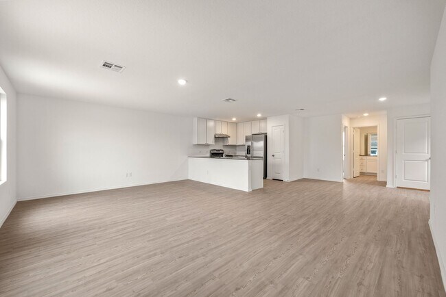 Building Photo - Charming 4BR/2BA in St. Hedwig – Open Floor Plan & Private Backyard