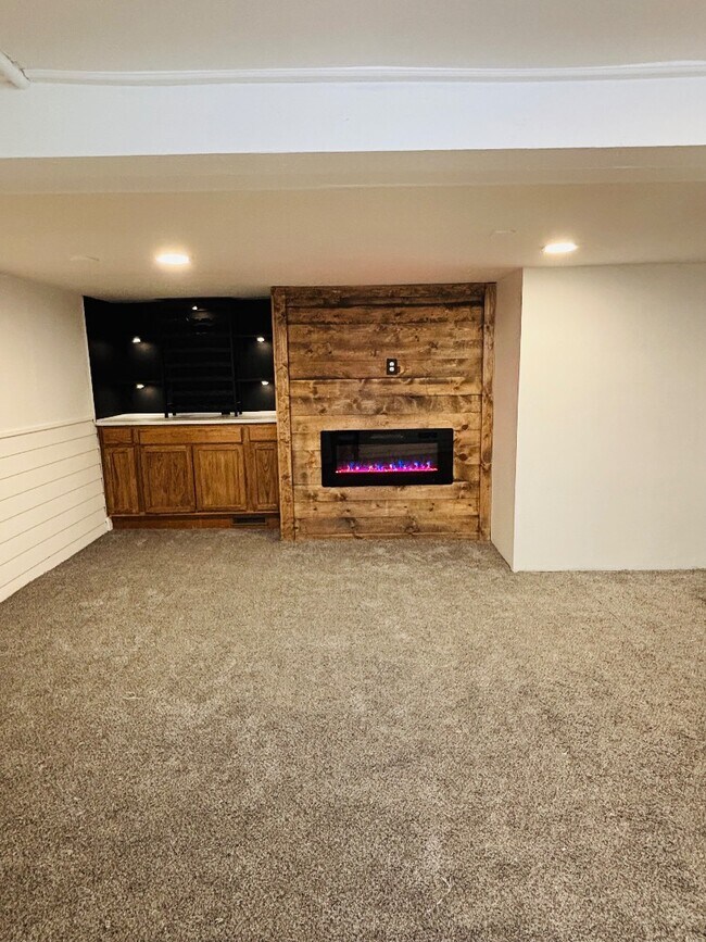 Building Photo - 7126 W Congress St