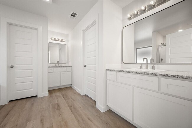 Building Photo - Brand New Construction in Viridian with a FIREPLACE!