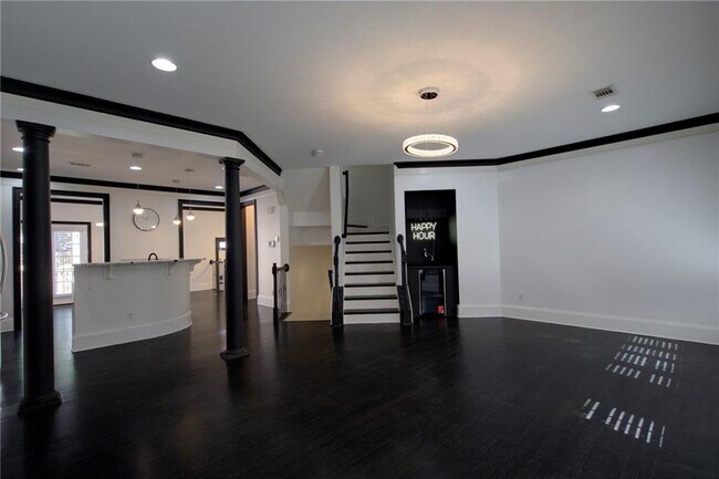 Building Photo - 2767 Durham Dr NE