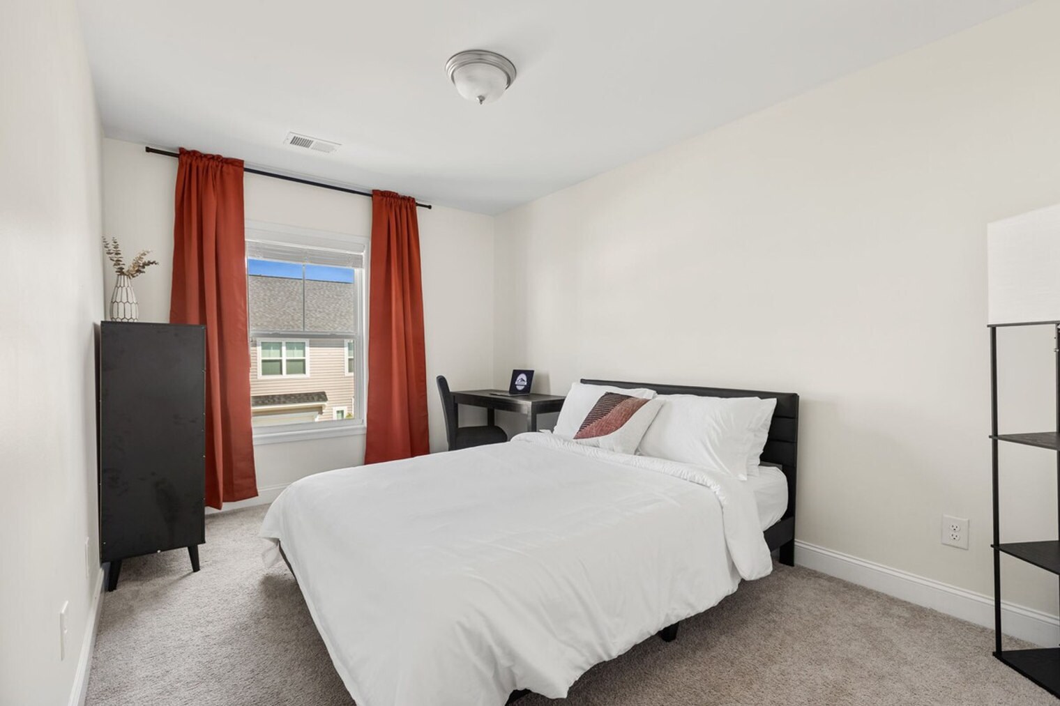 Building Photo - 739 Jacobs Millpond Rd