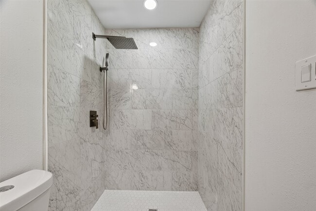 Building Photo - 2003 Isla Dr