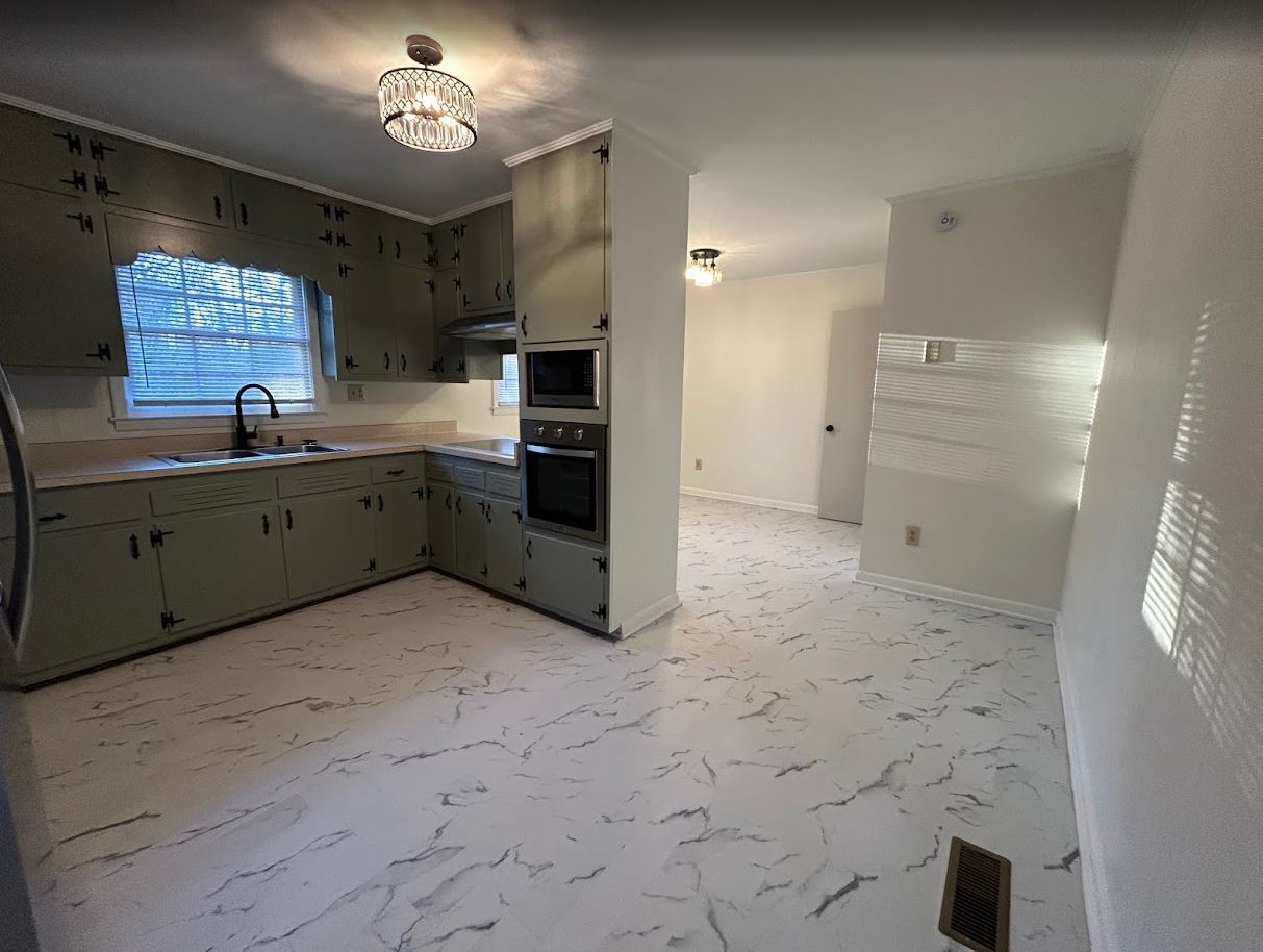 Building Photo - 3013 Scenic Dr