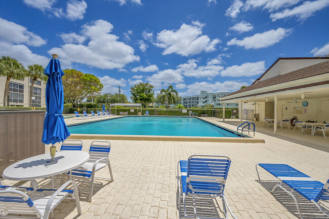 Building Photo - 3154 Via Poinciana
