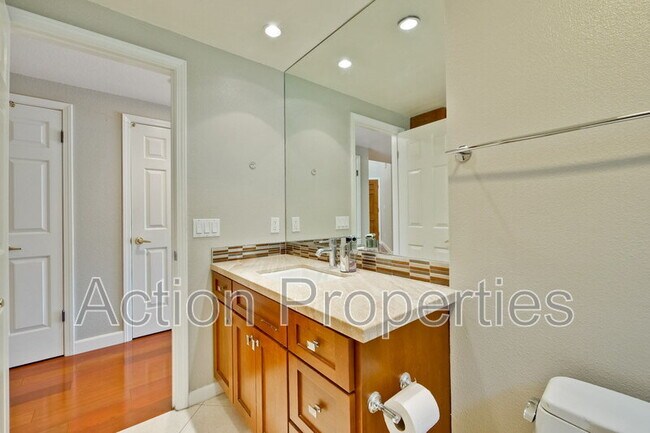 Building Photo - 11754 Ridge Creek Ct