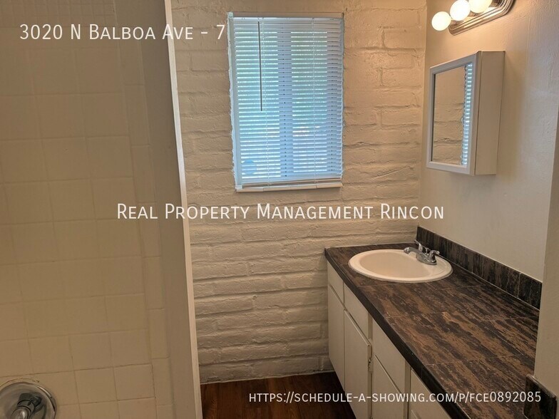 Building Photo - 3020 N Balboa Ave