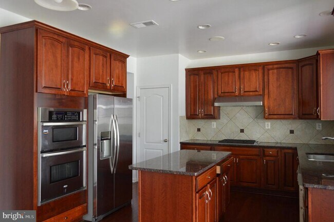 Building Photo - 43308 Barnstead Dr
