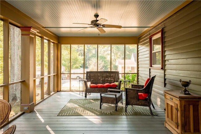 Building Photo - 152 Rivertown Rd