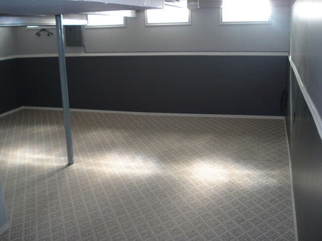 Building Photo - 8783 Lozen Dr