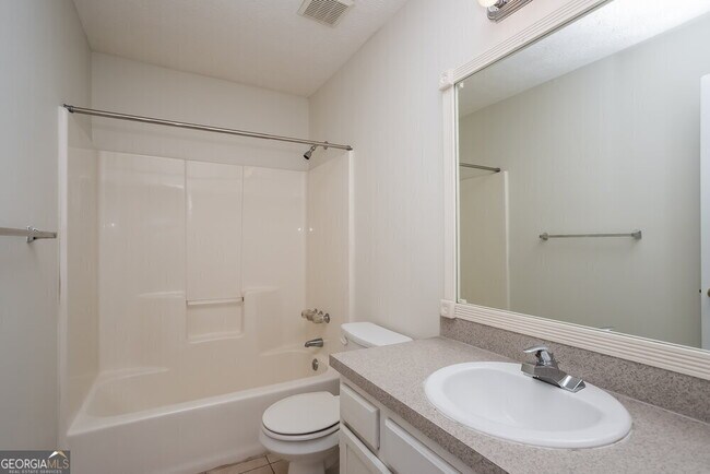 Building Photo - 3905 Saddlecreek Dr