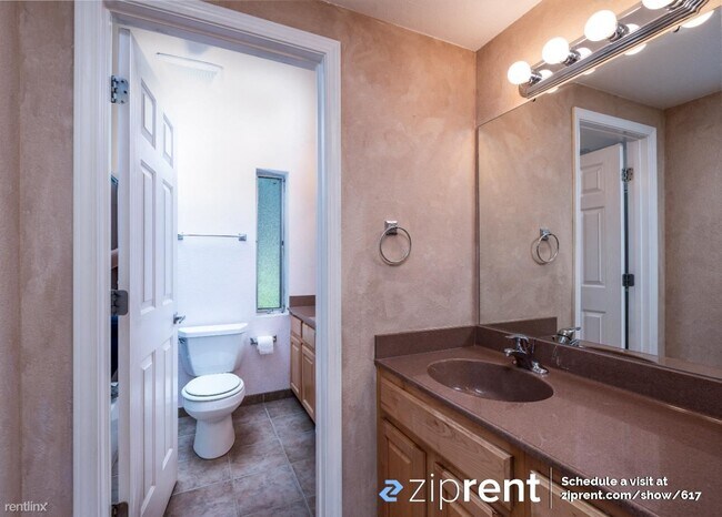 Building Photo - 2 br, 1 bath Condo - 1236 Walker Ave, Waln...