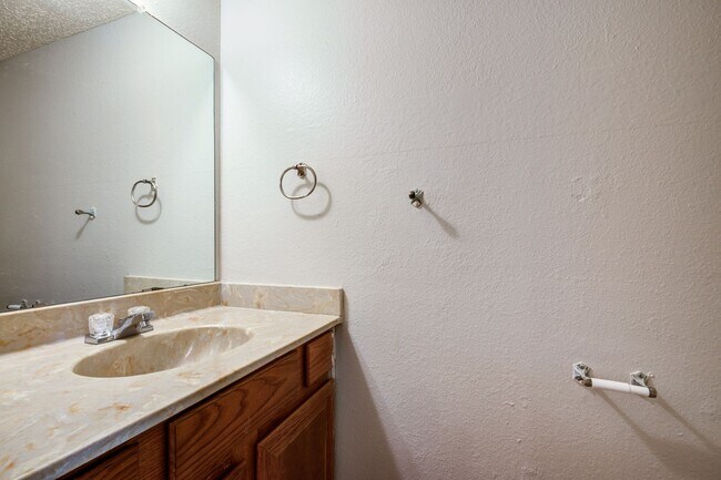 Building Photo - 3061 Olympia Dr