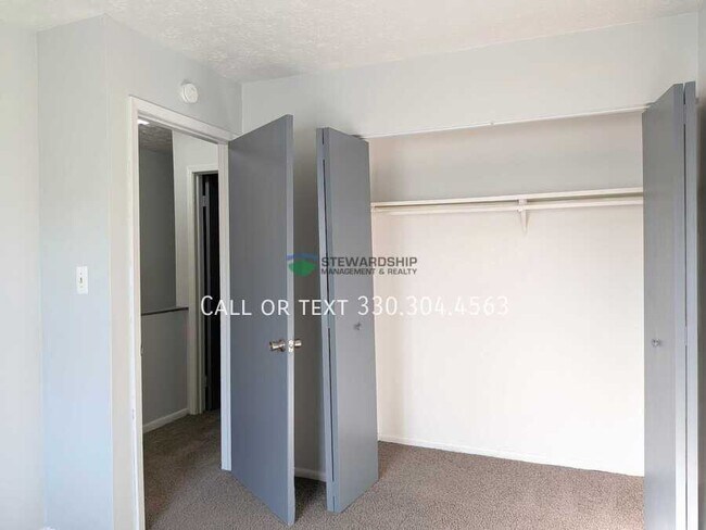 Building Photo - 235 Engadine Ct