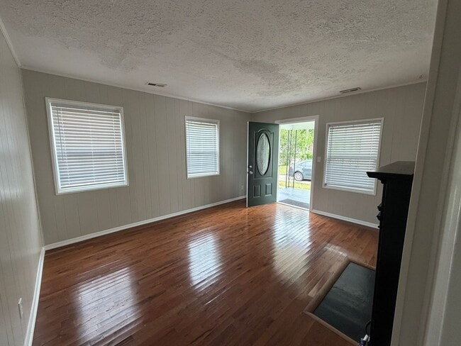 Building Photo - 53 Pelham Heights