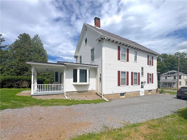 Building Photo - 3565 Oneida St