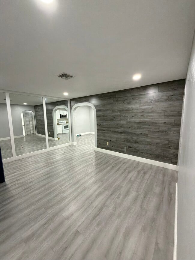 Building Photo - 3565 NW 81st Terrace