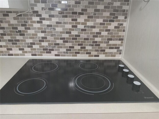 Building Photo - 2331 Finlandia Ln