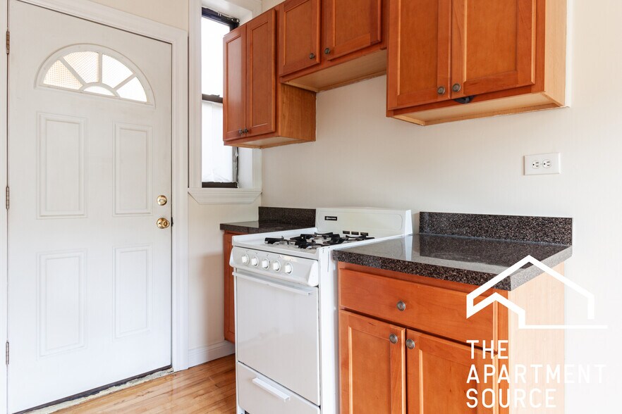 Building Photo - 3824 N Fremont