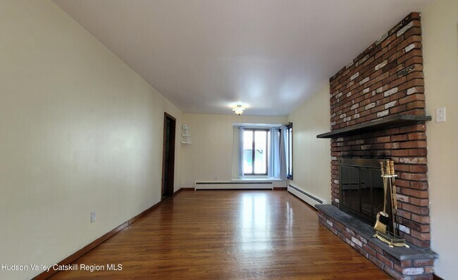 Building Photo - 73 Pine St