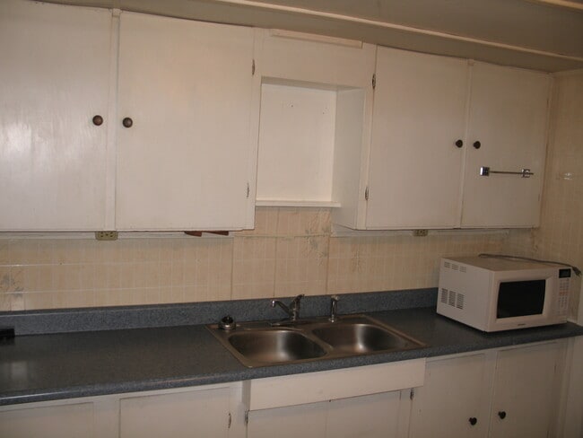 Building Photo - 306 S Kirkwood St