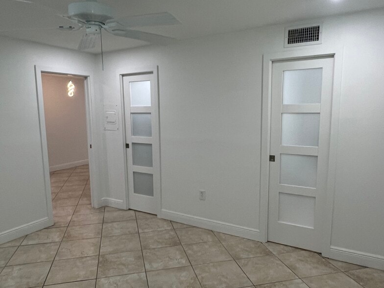 Master bedroom. Pocket doors to MB and closet - 1964 Alamanda Dr