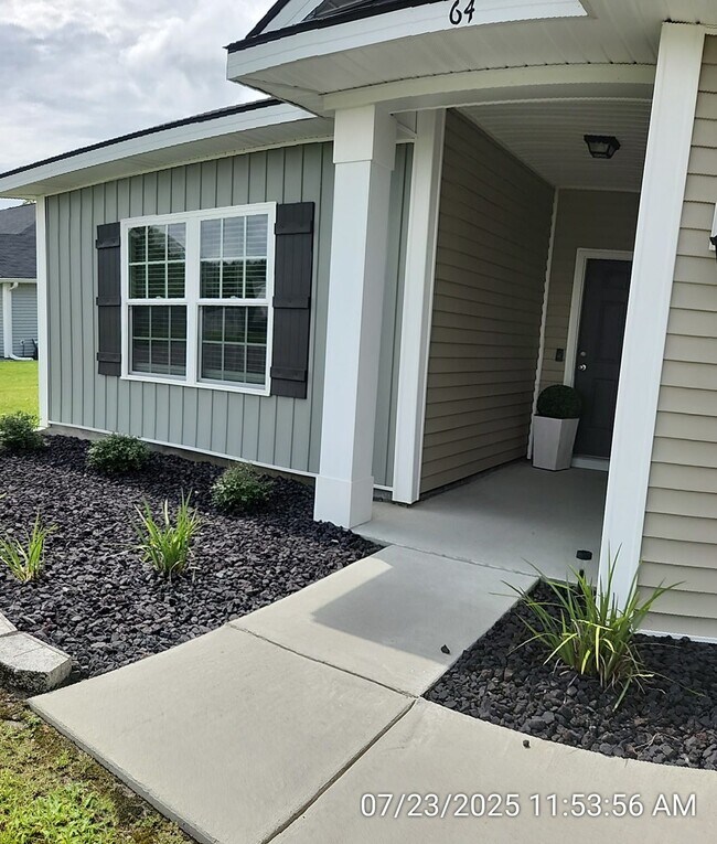 Building Photo - 64 Sunflower Cir NE