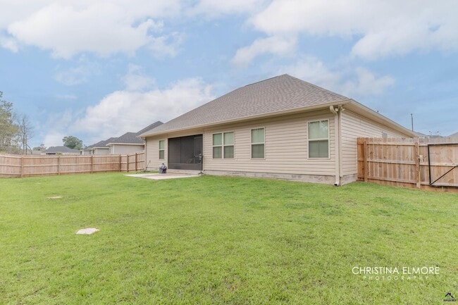 Building Photo - 214 Creek Ridge Dr