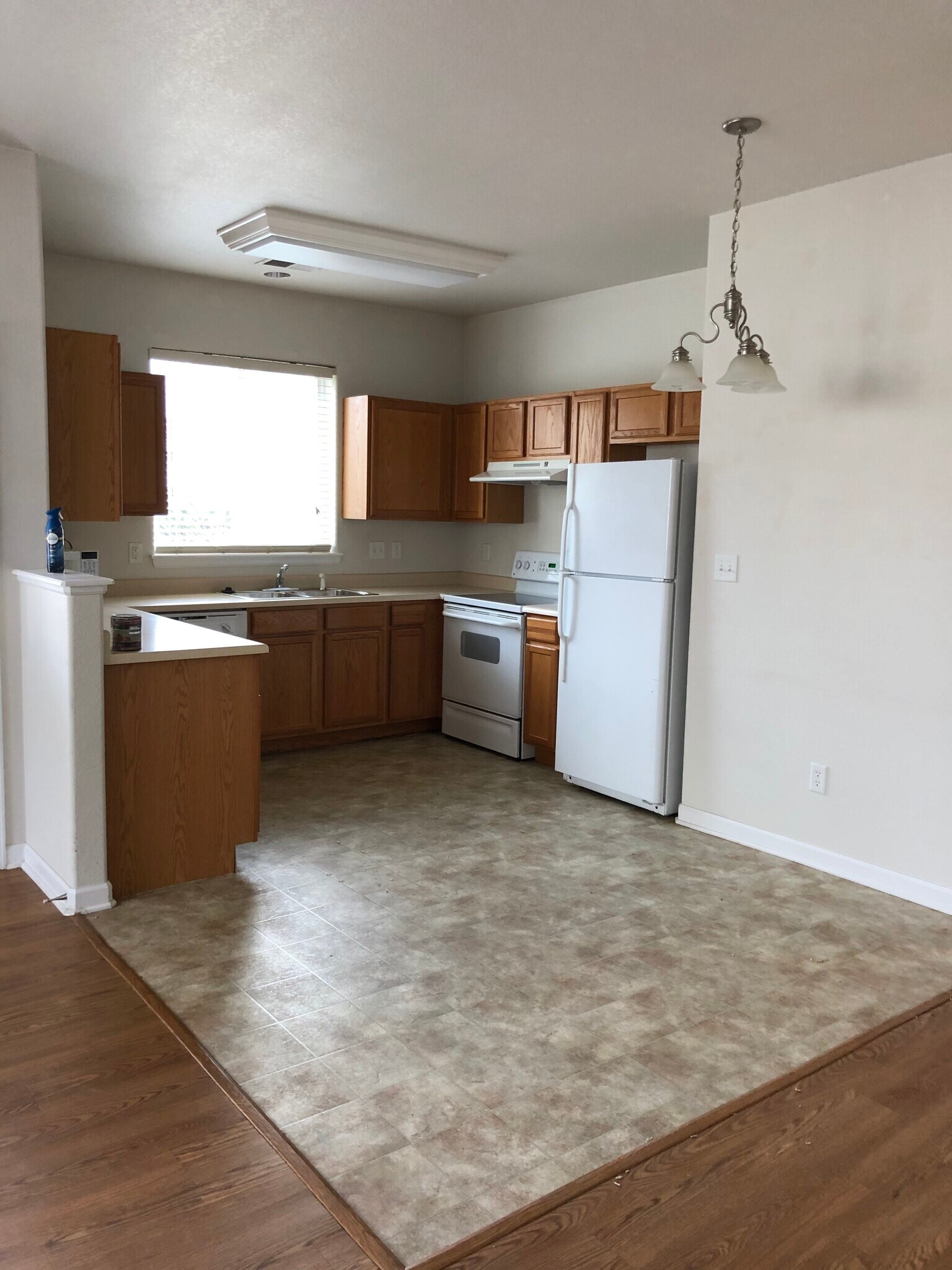 Kitchen - 3752 Ponderosa Ct