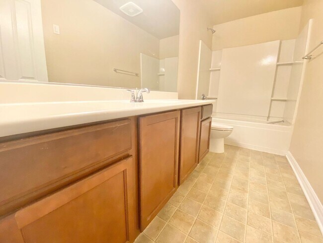 Building Photo - WONDERFUL HENDERSON HOME 3 BEDROOM / 2.5 BATH TWO STORY HOME WITH 2 CAR GARAGE