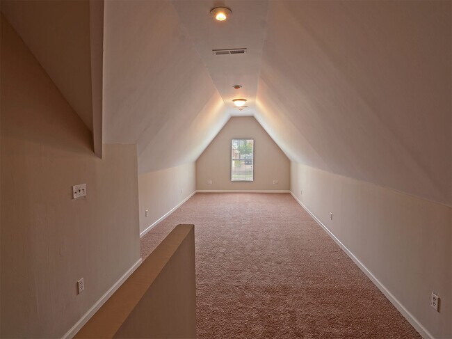 Building Photo - 4 bed, 2 bath near Shelby Dr and Hacks Cross