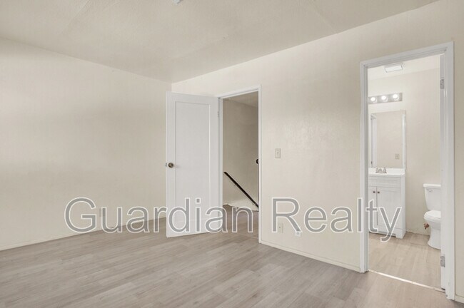 Building Photo - 4312 Lynnann