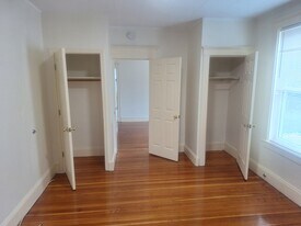 Building Photo - 2 Meader Rd
