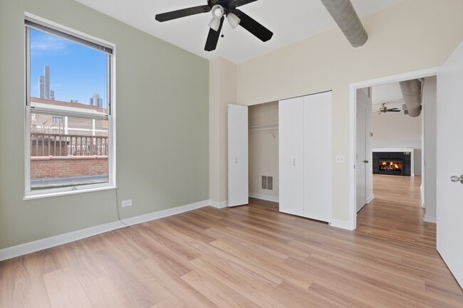 Building Photo - 1631 S Michigan Ave