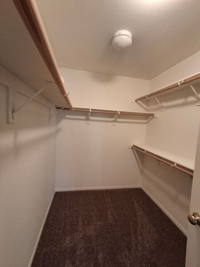 Building Photo - RECENTLY REDUCED!!! Beautiful Home in the Heart of it all. MUST SEE!