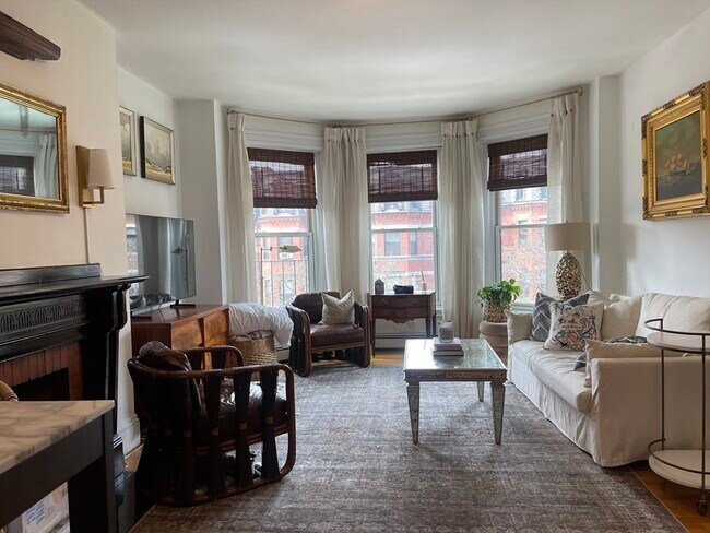 Building Photo - 218 Newbury St