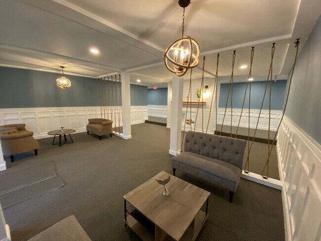 Building Photo - 949 State Rd